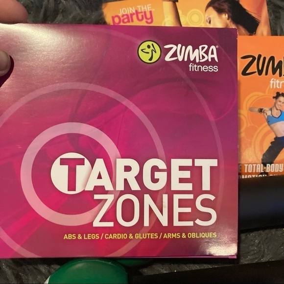 Zumba DVD set with shakers - Picture 4 of 11